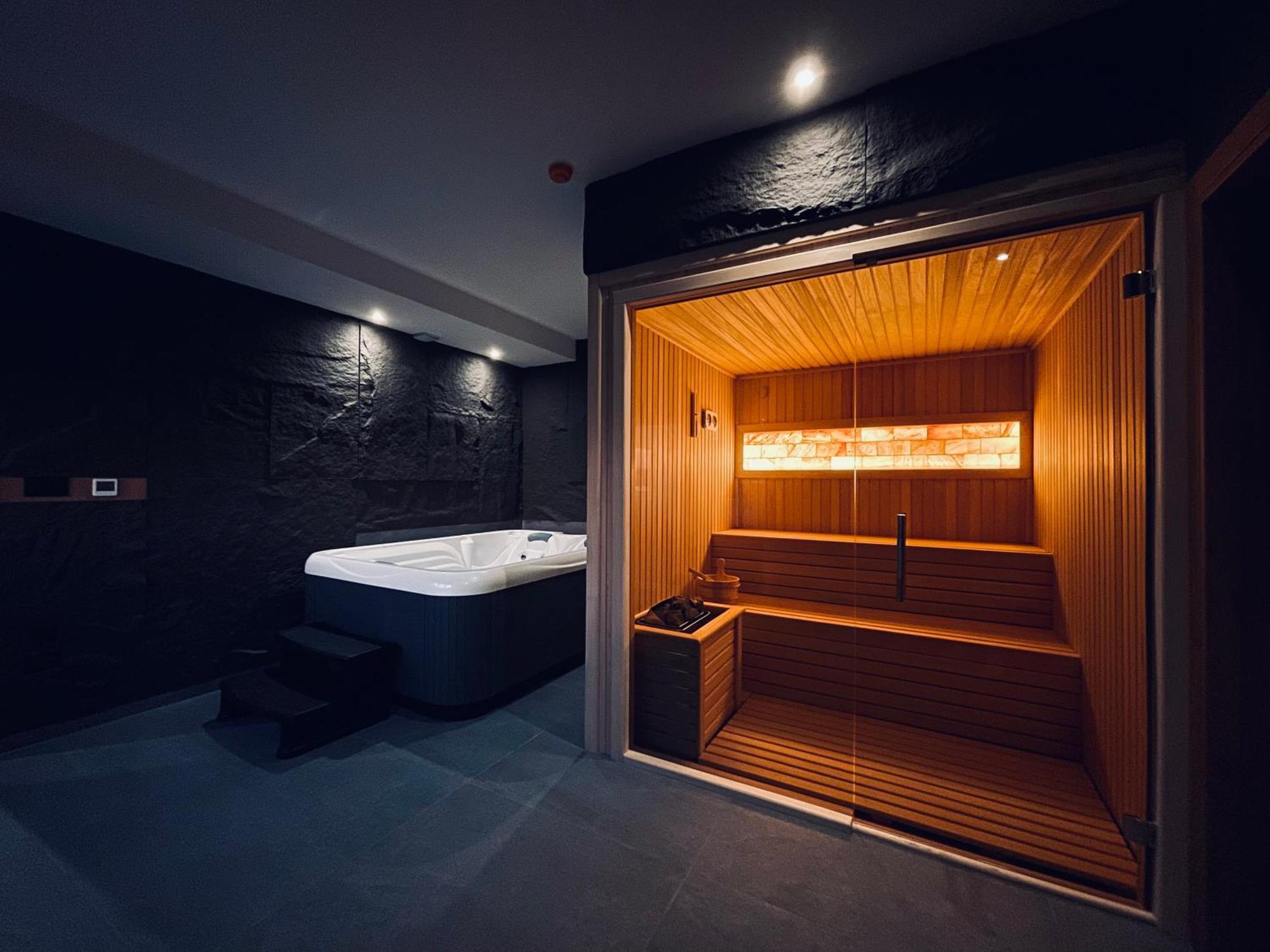 Mozaik Apartments & Spa - Modern 4-Star Apartments With Exclusive Private Spa Wellness In The City Center - Sauna, Jacuzzi, Turkish Bath - Free Parking, Wi-Fi - Rooms & Apartments Ćuprija Eksteriør billede