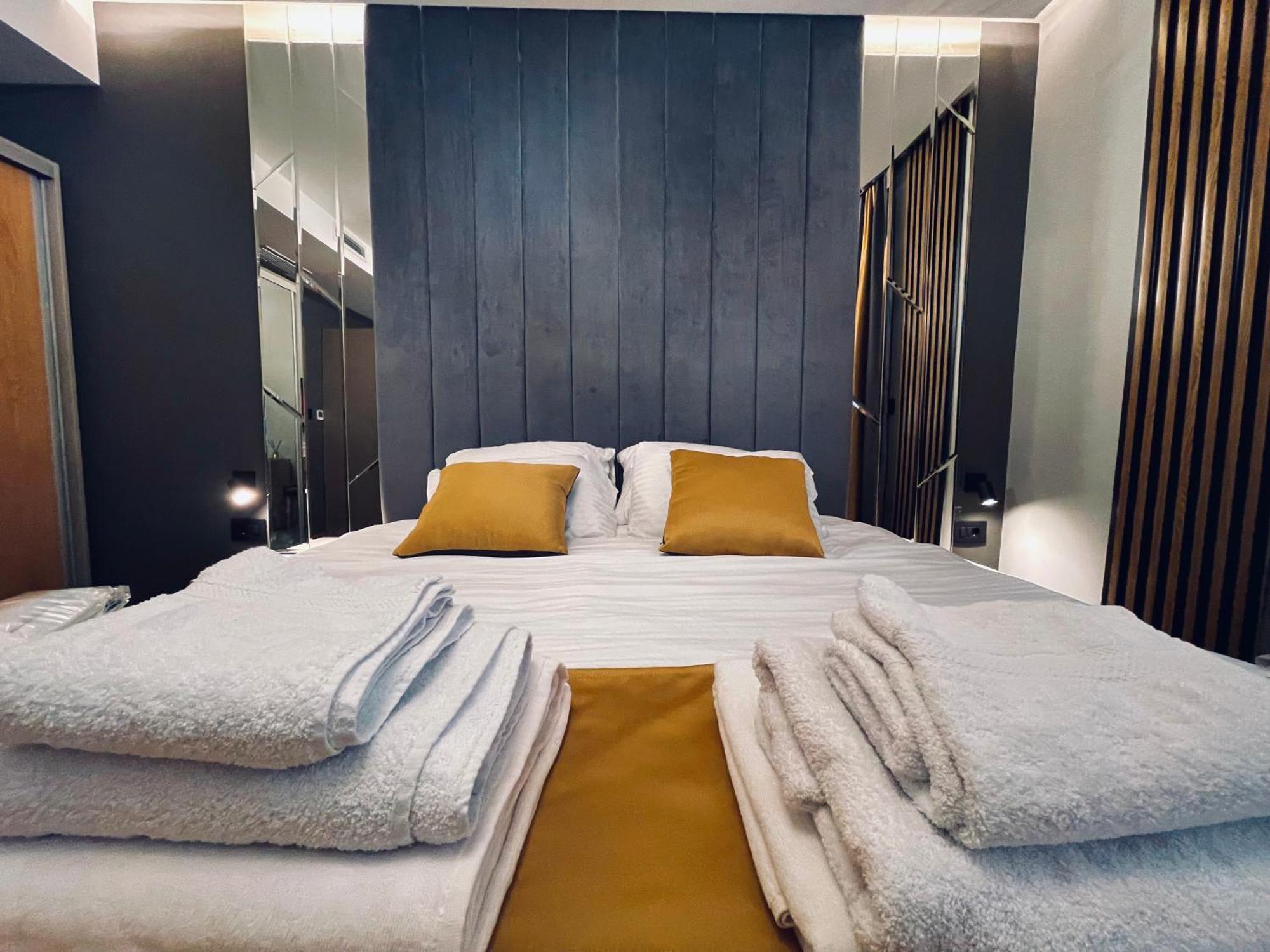 Mozaik Apartments & Spa - Modern 4-Star Apartments With Exclusive Private Spa Wellness In The City Center - Sauna, Jacuzzi, Turkish Bath - Free Parking, Wi-Fi - Rooms & Apartments Ćuprija Eksteriør billede